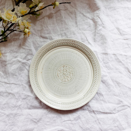 Comb flower plate 9"